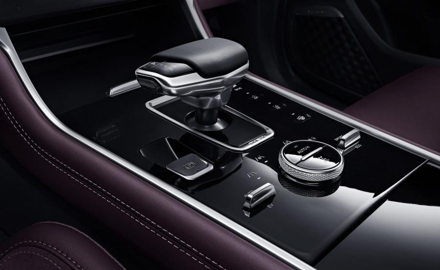 Детали интерьера Changan CS75 PHEV 2018 года  (фото 16 из 17)
